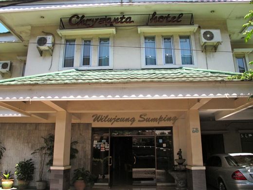 Chrysanta hotel - the front Chrysanta hotel - the front