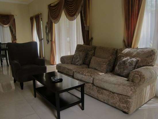 Yasmin_Villa living room