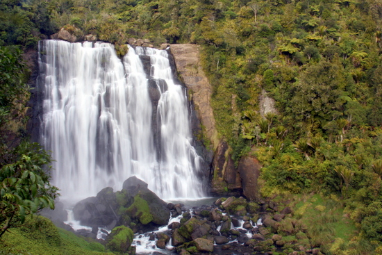 Marokopa Falls near Waitomo Marokopa Falls near Waitomo