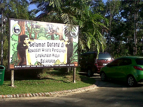 Papan tanda kedatangan di Kawasan Wisata Pendidikan Lingkungan Hidup Balikpapan Papan tanda kedatangan di Kawasan Wisata Pendidikan Lingkungan Hidup Balikpapan