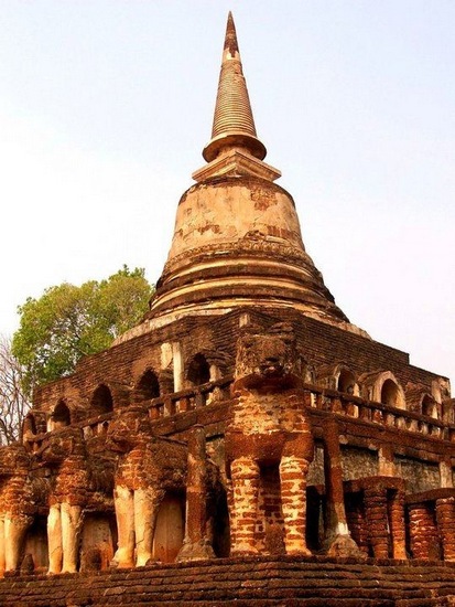 Wat Chang Lom - Sukhothai Wat Chang Lom - Sukhothai
