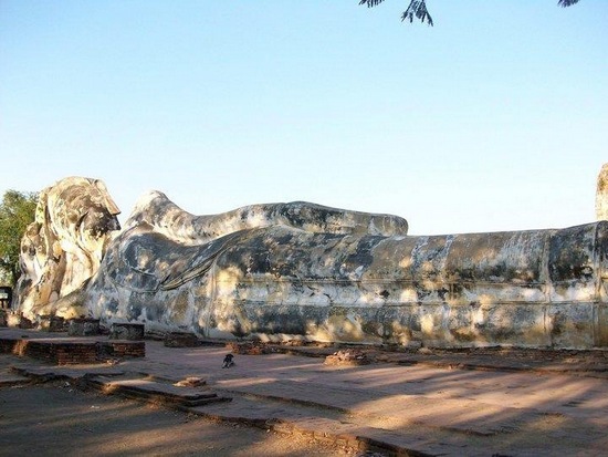 Wat Lokayasutharam - Ayutthaya Wat Lokayasutharam - Ayutthaya