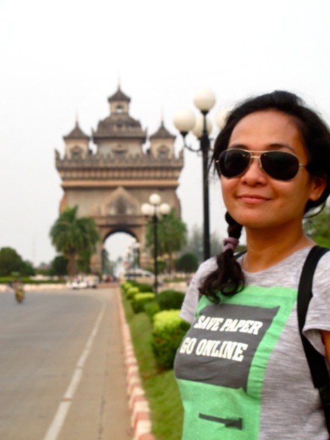 Mumun rockin' a "save paper - go online" t-shirt in Vientiane Mumun rockin' a "save paper - go online" t-shirt in Vientiane
