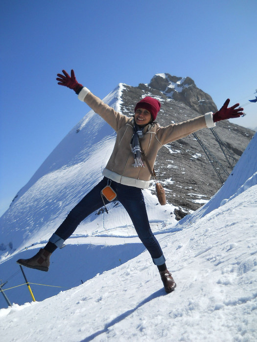 Gara-gara business trip ke Eropa bisa bermain salju di Gunung Titlis, Swiss, dan menginap di salah satu hotel terbaik di Lucerne