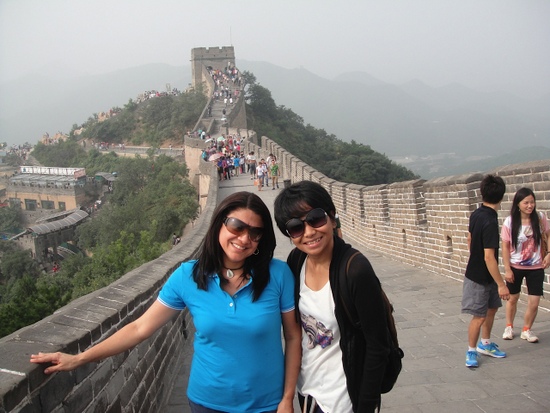 Di sela-sela business trip ke Beijing, sempat 'kabur' ke tembok cina dan bertemu kawan baru dari Venezuela yang satu mobil ke sana