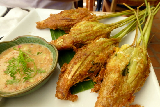Menu andalan (Stuffed Lemongrass) di Tamarind Restaurant