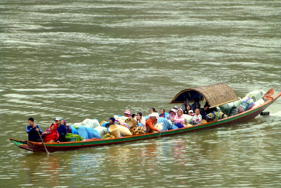 Sampan jurusan Luang Namtha