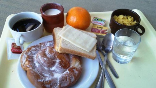 Fasilitas Breakfast di Hostel Inout, Barcelona