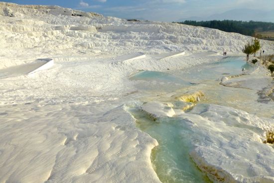 Permukaan gunung kapur yang tidak rata