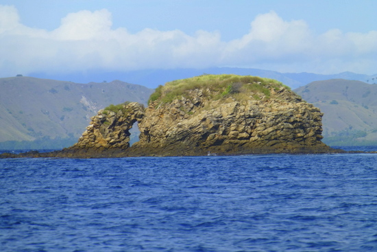 Batu Bolong
