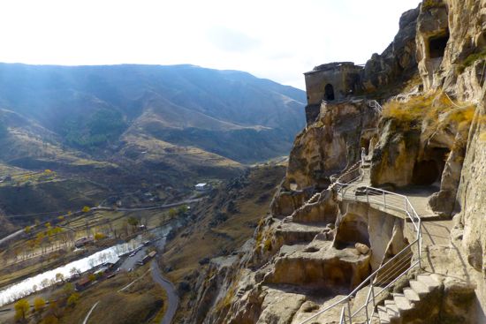 Vardzia Cave City mudah dan aman untuk dijelajahi
