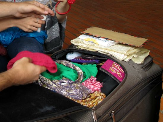 Sortir barang bawaan di airport