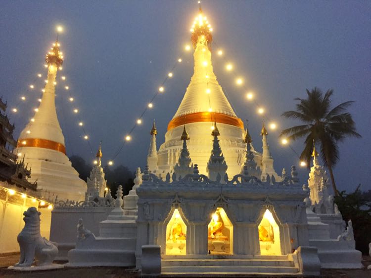 Menanti sunrise di Mae Hong Son