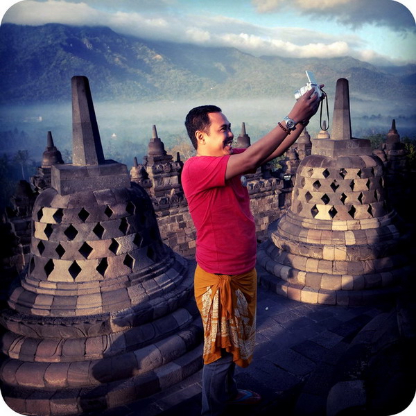 Cumi selfie di Borobudur