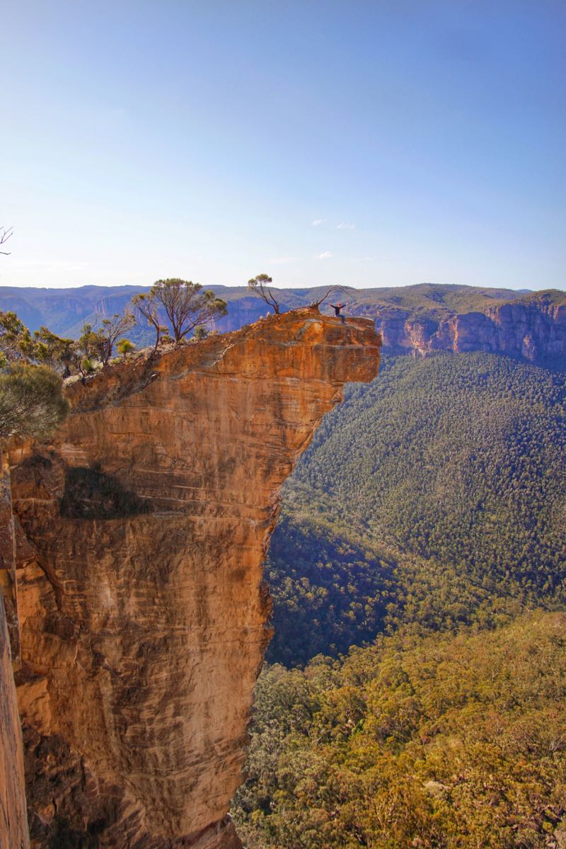 Adam di ujung Hanging Rock, Blue Mountains