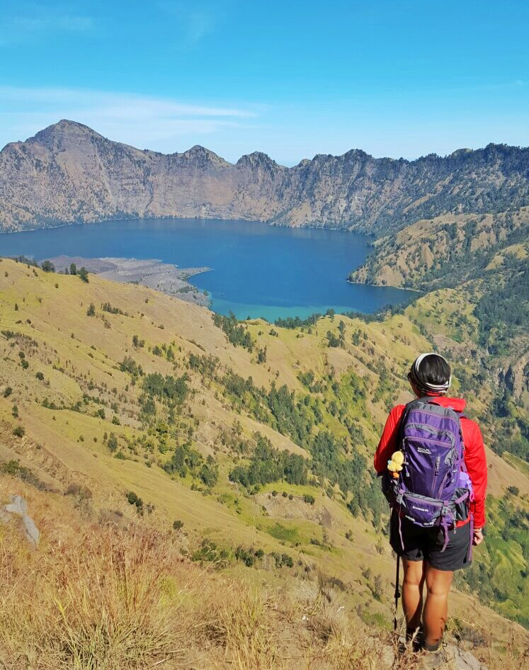 Esensi mendaki gunung