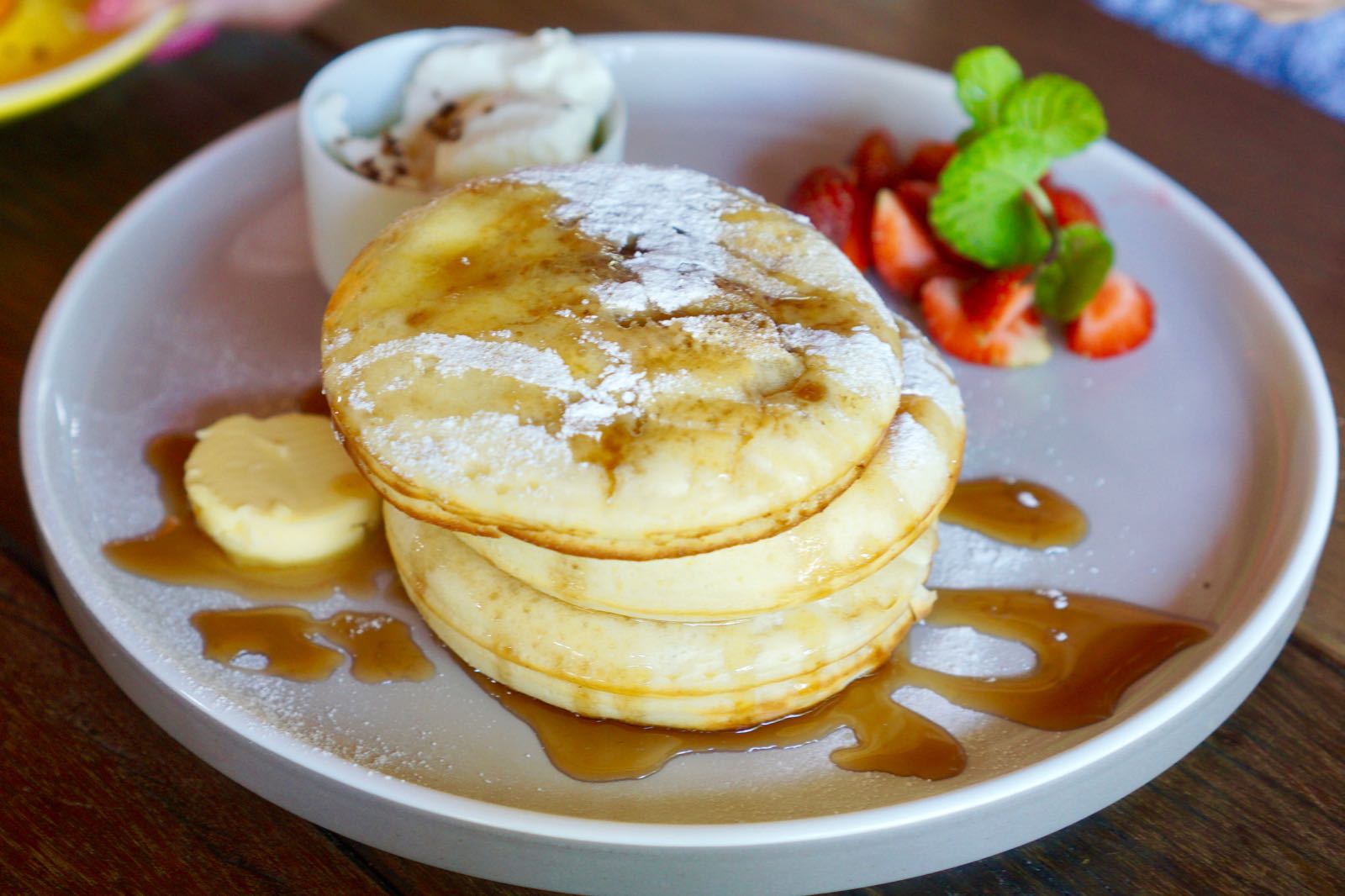 Hotcakes Di Milk & Madu