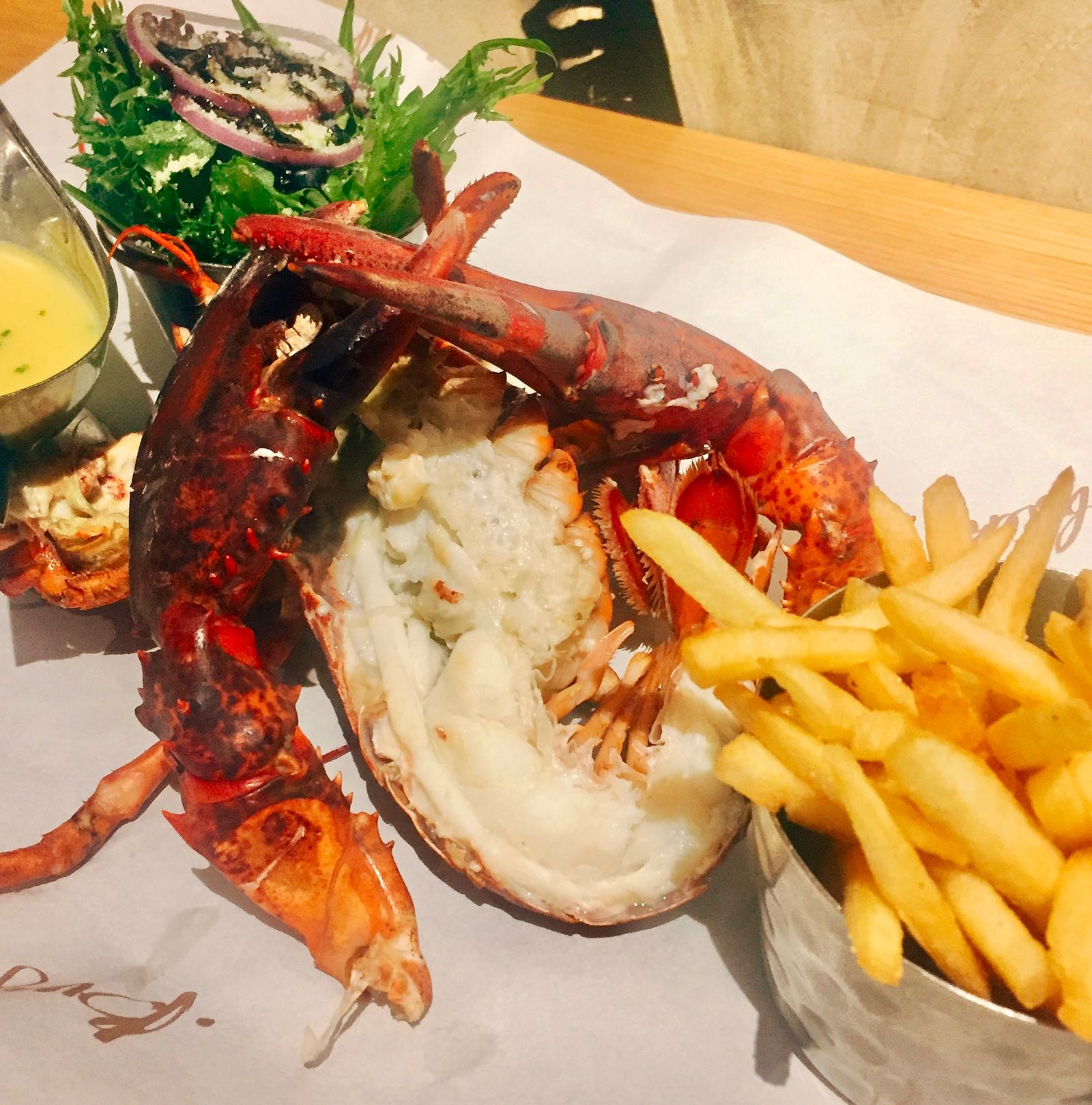 Burger & Lobster, Genting Makanan
