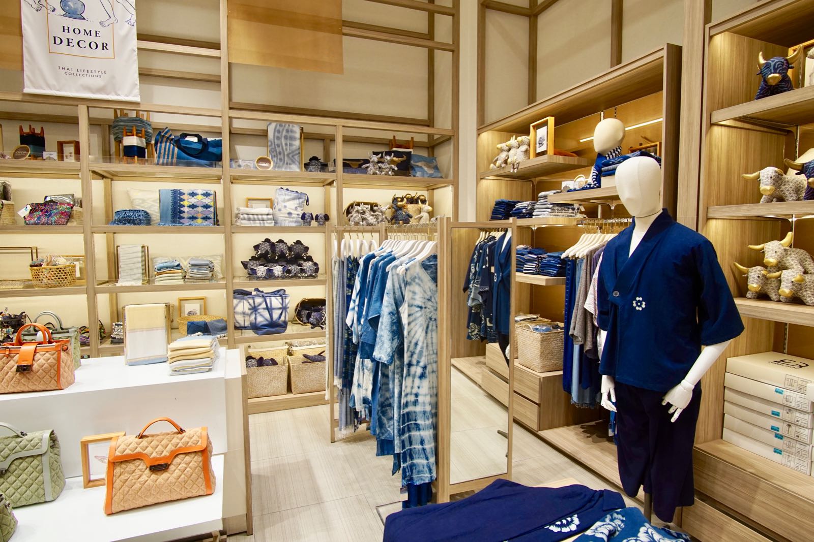 Produk Tradisional Di King Power Rangnam